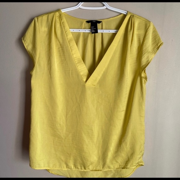 H&M Top - Picture 1 of 1